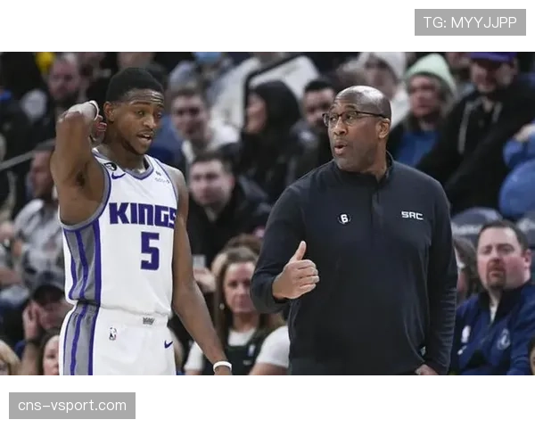 消息源：国王队与主教练迈克·布朗就续约进行深入谈判